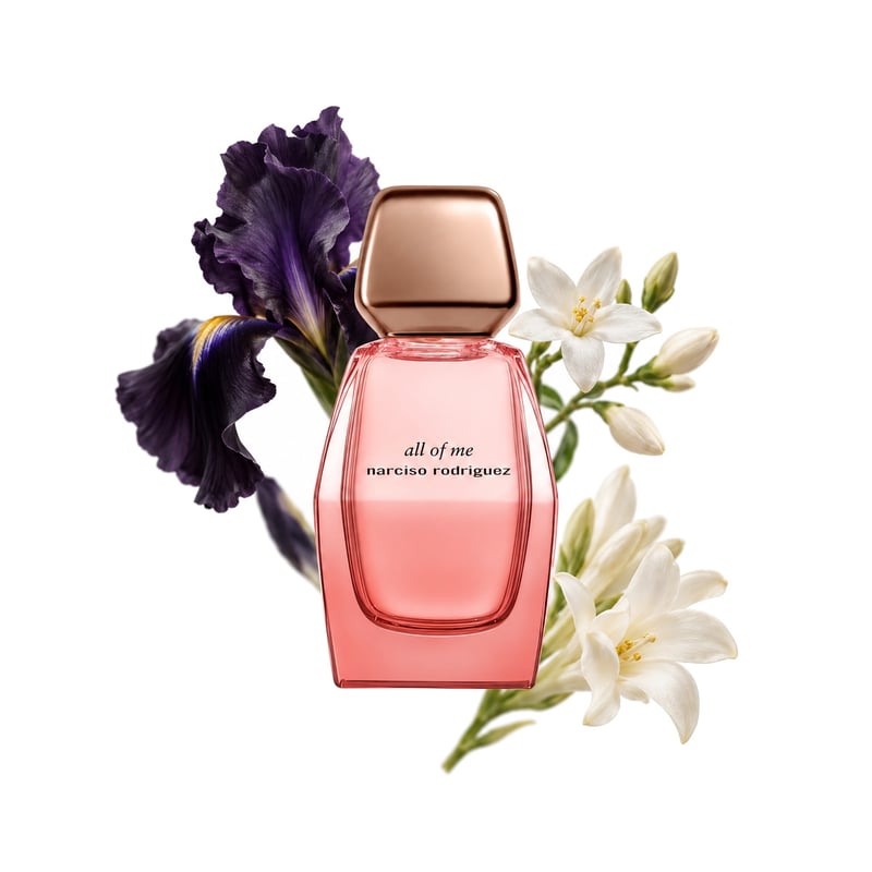 All Of Me Intense von Narciso Rodriguez, Flakon mit seinen Hauptnoten: Schwarze Iris, Jasmin Sambac und Tuberose