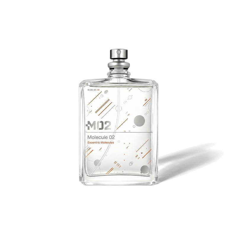 Molecule 02 de la Escentric Molecules, flacon care proiectează o umbră discretă