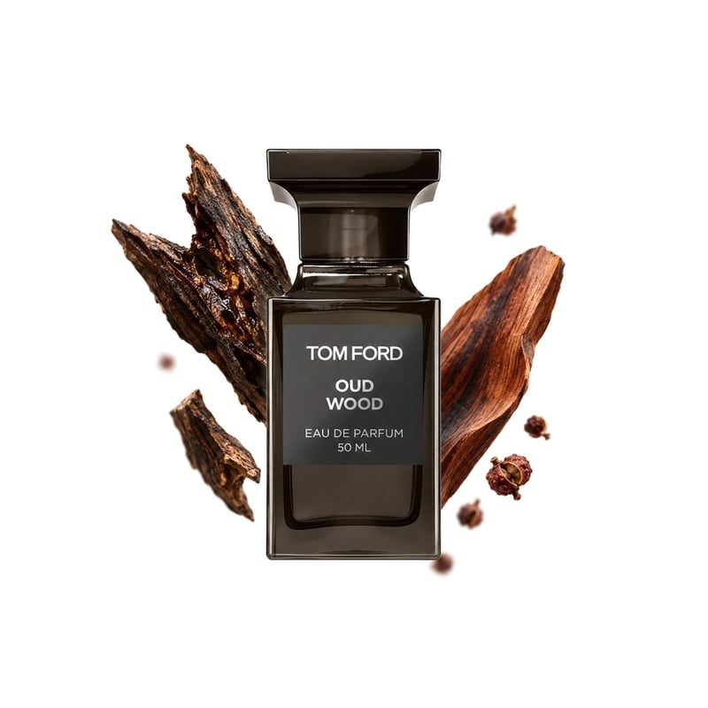 Oud Wood de Tom Ford, frasco con sus notas principales: Madera de agar (oud), Palo de rosa brasileño y Pimienta de Sichuan