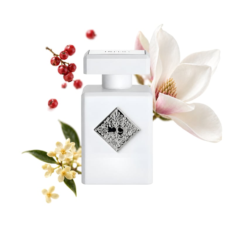 Power Self d’Initio Parfums Prives, flacon entouré de ses notes clés : Baies roses, Magnolia et Osmanthe