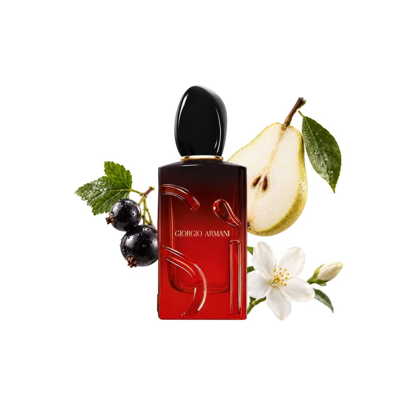 Sì Passione Intense (2024) by Giorgio Armani, bottle pictured with its key notes: Blackcurrant, Pear and Jasmine